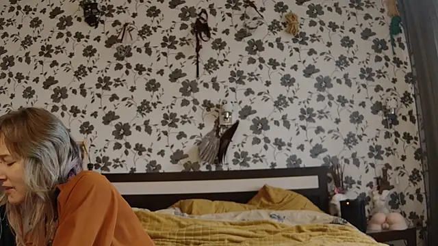 Snapshot of Littlespacemouse chatting on October 2025 08:59:02 AM Littlespacemouse online show from October 2025 08:59:02 AM