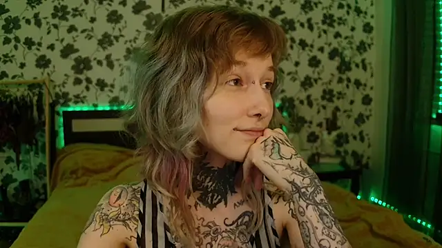 Snapshot of Littlespacemouse chatting on October 2025 08:31:02 PM Littlespacemouse online show from October 2025 08:31:02 PM