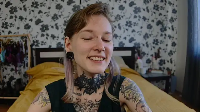 Snapshot of Littlespacemouse chatting on October 2025 09:42:02 AM Littlespacemouse online show from October 2025 09:42:02 AM