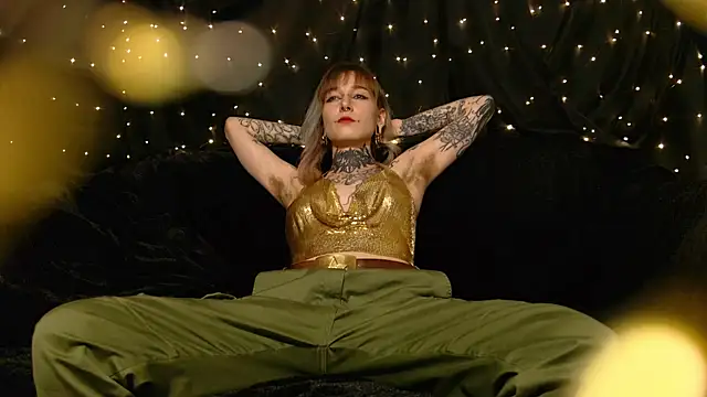 Snapshot of Littlespacemouse chatting on October 2025 05:50:02 PM Littlespacemouse online show from October 2025 05:50:02 PM