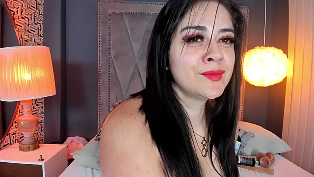 nahomi sweett online show from February 2025 05:48:02 PM