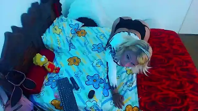 Snapshot of Candy-love87 chatting on February 2026 02:43:02 PM Candy-love87 online show from February 2026 02:43:02 PM