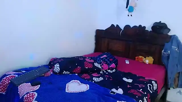 Snapshot of Candy-love87 chatting on February 2026 10:43:01 PM Candy-love87 online show from February 2026 10:43:01 PM