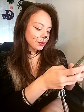 Snapshot of Kimiechanuwu chatting on October 2025 04:30:01 PM Kimiechanuwu online show from October 2025 04:30:01 PM