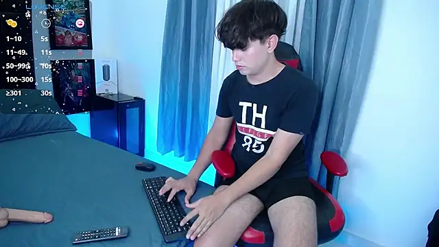 andyboy- online show from December 2024 10:23:01 PM