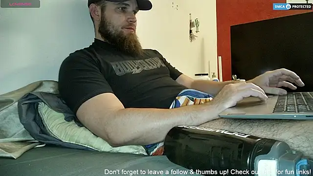 Snapshot of dikdowndaddy chatting on May 2026 10:23:02 AM dikdowndaddy online show from May 2026 10:23:02 AM