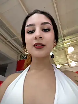 Mon Cherry online show from November 2025 01:05:01 AM