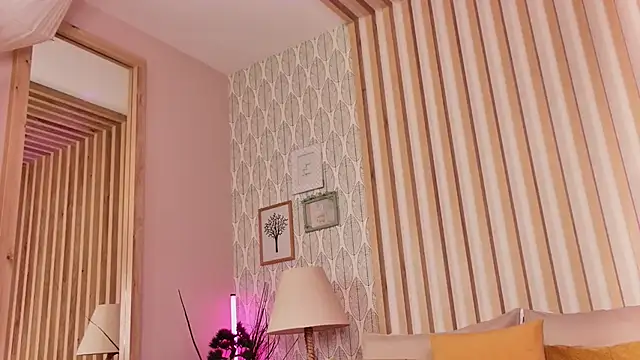 LunaWills  online show from October 2025 04:31:02 AM