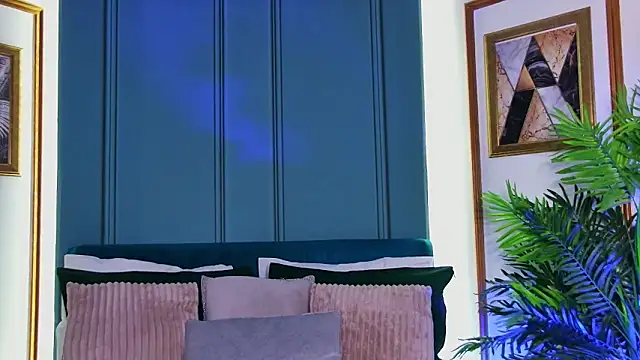 LunaWills  online show from February 2026 05:27:02 AM