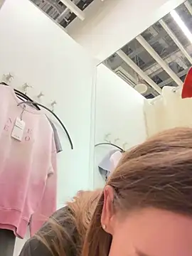 Snapshot of LavenderHot chatting on January 2025 06:27:02 AM LavenderHot online show from January 2025 06:27:02 AM