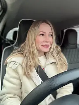 Snapshot of LavenderHot chatting on March 2025 01:32:02 AM LavenderHot online show from March 2025 01:32:02 AM