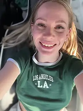 Snapshot of LavenderHot chatting on March 2025 08:18:02 AM LavenderHot online show from March 2025 08:18:02 AM