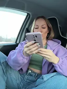 Snapshot of LavenderHot chatting on November 2025 02:12:02 AM LavenderHot online show from November 2025 02:12:02 AM