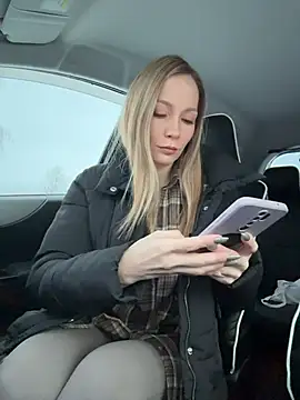 Snapshot of LavenderHot chatting on November 2025 02:11:01 AM LavenderHot online show from November 2025 02:11:01 AM