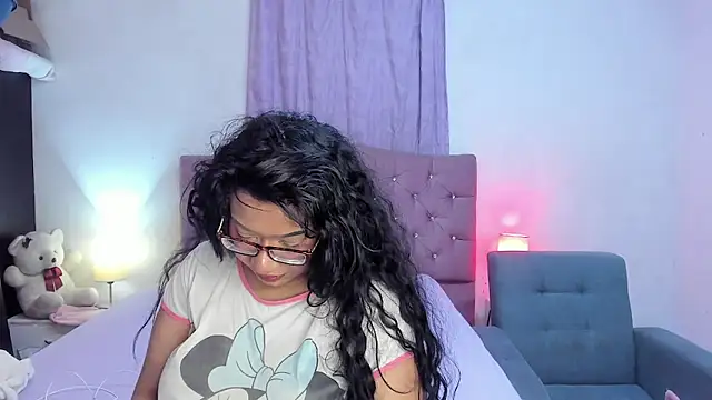 Latinabombsheell online show from July 2026 04:49:01 AM