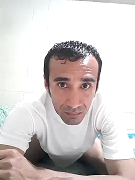 Snapshot of EIGUAP00 chatting on February 2025 11:04:02 PM EIGUAP00 online show from February 2025 11:04:02 PM