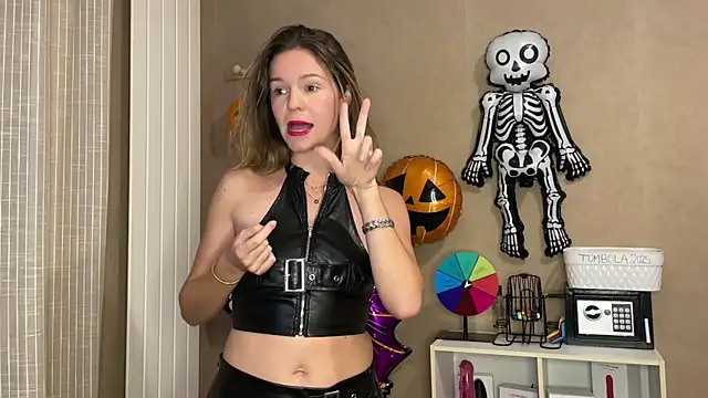 lucie mehott online show from October 2025 06:18:02 PM