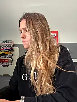 lucie mehott online show from November 2025 08:13:01 AM