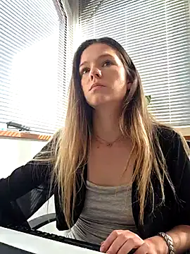 lucie mehott online show from April 2026 08:30:01 AM