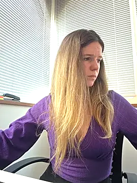 Snapshot of lucie_mehott chatting on May 2026 09:36:01 AM lucie mehott online show from May 2026 09:36:01 AM