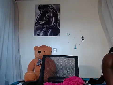 Snapshot of TeenieReeny chatting on January 2025 02:45:01 PM TeenieReeny online show from January 2025 02:45:01 PM