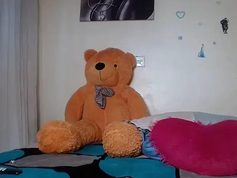 Snapshot of TeenieReeny chatting on January 2025 10:17:01 AM TeenieReeny online show from January 2025 10:17:01 AM