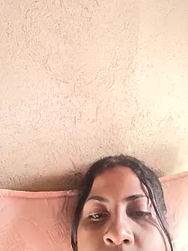 Giselabrunette25 online show from December 2025 02:24:02 PM