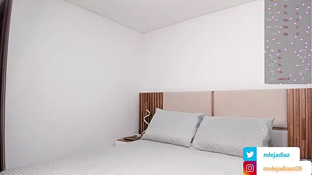 MalejaDiaz  online show from September 2025 10:10:02 PM