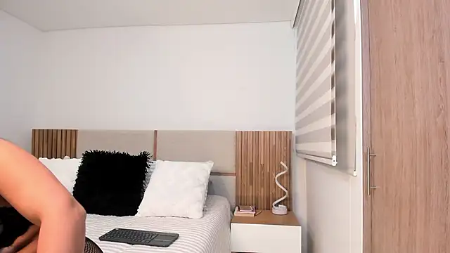 MalejaDiaz  online show from March 2026 05:53:01 PM