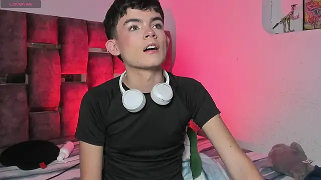 Snapshot of Angelo_018 chatting on January 2025 05:48:01 AM Angelo 018 online show from January 2025 05:48:01 AM