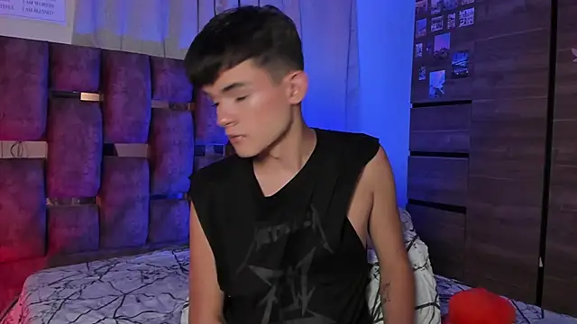 Snapshot of Angelo_018 chatting on February 2025 06:23:01 AM Angelo 018 online show from February 2025 06:23:01 AM