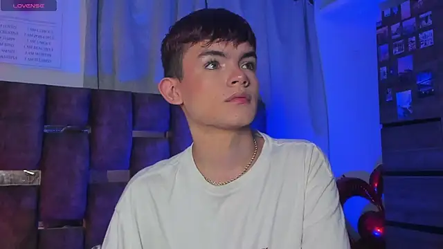 Snapshot of Angelo_018 chatting on March 2025 07:25:02 AM Angelo 018 online show from March 2025 07:25:02 AM