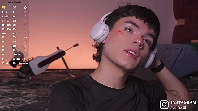 Snapshot of Angelo_018 chatting on November 2025 06:05:01 AM Angelo 018 online show from November 2025 06:05:01 AM