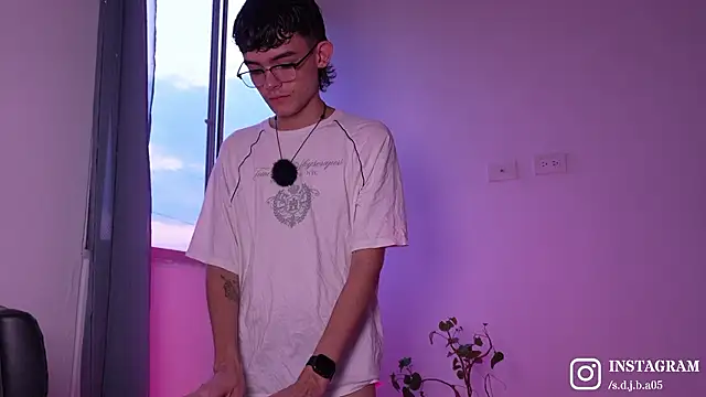 Snapshot of Angelo_018 chatting on February 2026 11:08:02 PM Angelo 018 online show from February 2026 11:08:02 PM