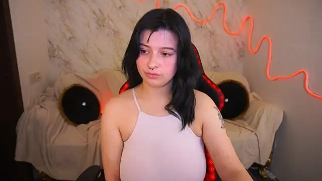 Miki Kivi online show from December 2024 07:53:02 PM