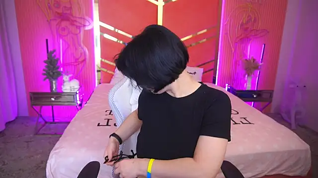 Miki Kivi online show from January 2025 07:50:01 PM