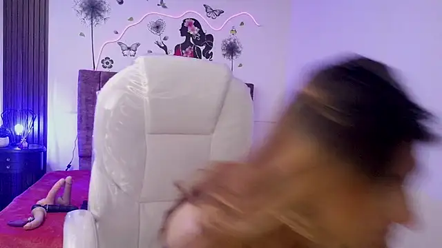 elena detroya online show from October 2025 01:09:01 PM