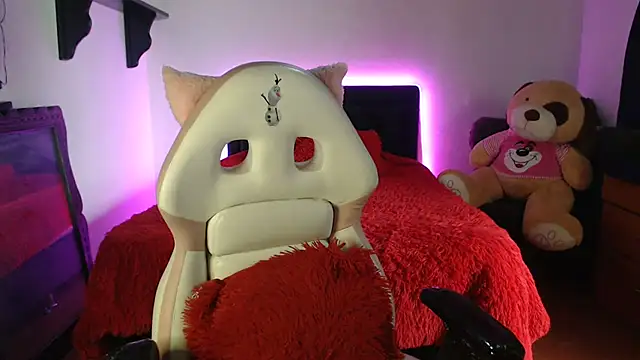 Allisonnlopez online show from February 2025 05:37:01 PM