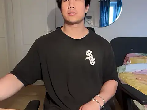 jungcock3210 online show from November 2025 02:28:01 PM