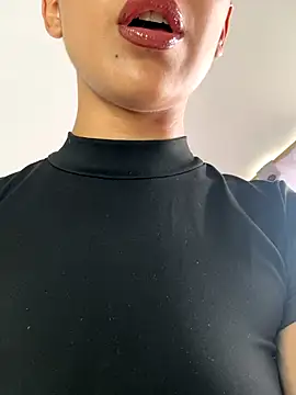 Nikothyna online show from October 2025 07:22:02 PM