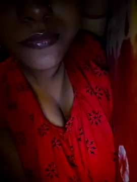 Snapshot of sexyindi_couple chatting on May 2026 08:14:02 PM sexyindi couple online show from May 2026 08:14:02 PM