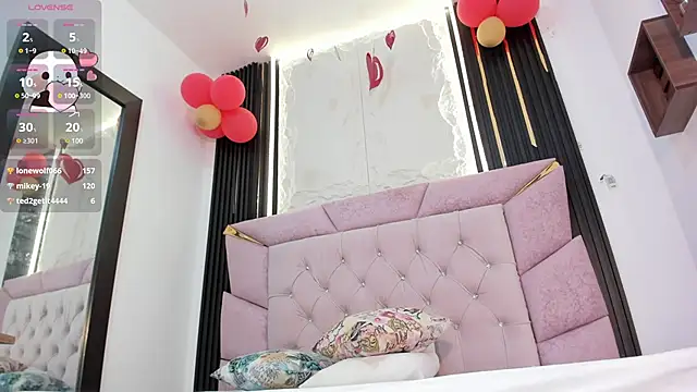 laurem-paulette online show from February 2025 07:30:01 PM