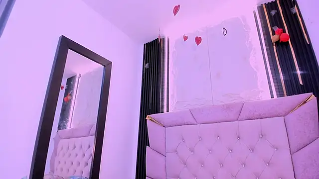 laurem-paulette online show from March 2025 07:01:02 PM