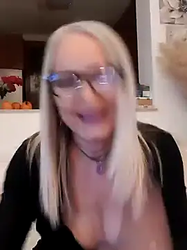 kikkastar online show from December 2024 08:11:01 PM