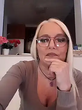 kikkastar online show from December 2024 08:36:01 PM