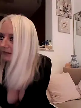 kikkastar online show from January 2025 08:13:02 PM