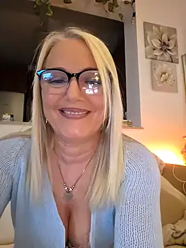 kikkastar online show from February 2025 08:22:01 PM