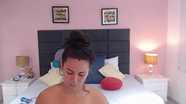 Snapshot of MadisonJenner chatting on January 2025 02:59:02 PM MadisonJenner online show from January 2025 02:59:02 PM