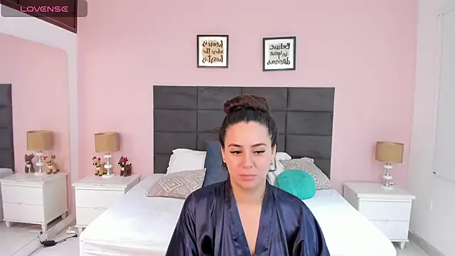 Snapshot of MadisonJenner chatting on November 2025 12:52:01 PM MadisonJenner online show from November 2025 12:52:01 PM