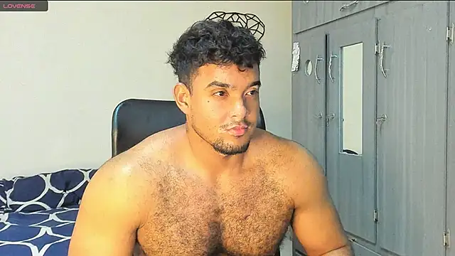 Big furry bear13 online show from December 2024 07:18:01 AM